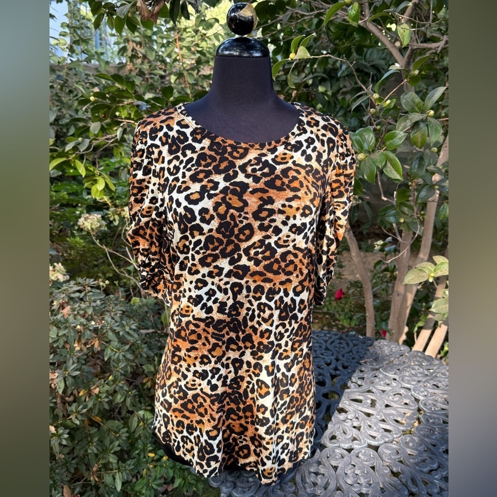NWT A+A Collection Leopard Spots Top - size M